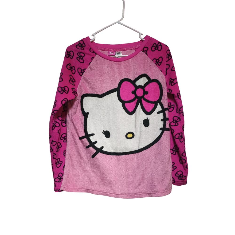 Hello Kitty Women's Sweater Size Medium